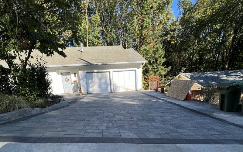 A custom concrete driveway project completed in Memphis.